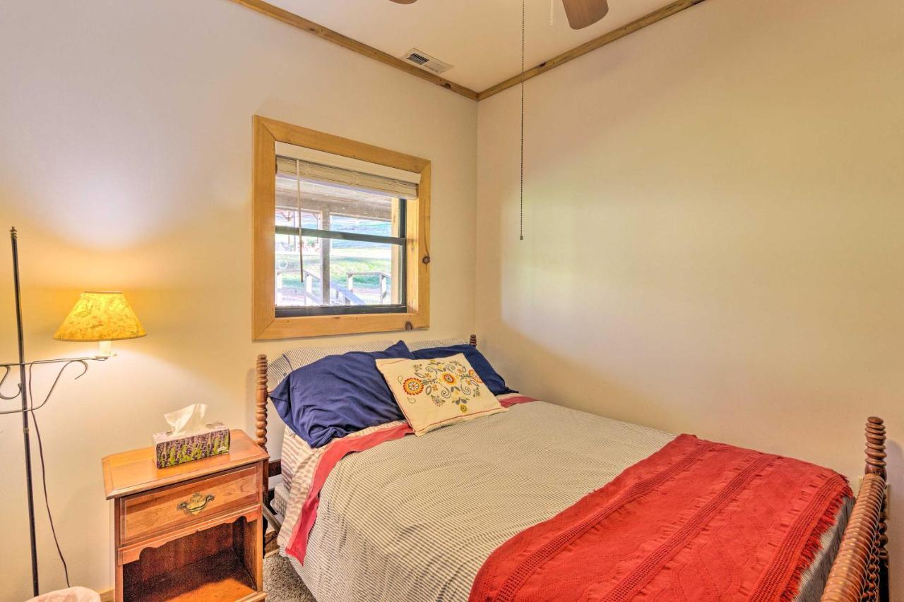 Pet-Friendly Blue Ridge, Cherokee Forest Retreat! Greeneville Exterior foto